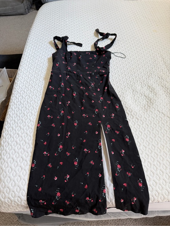 Francesca's Collections Pants - Francesca’s tie shoulder dress with red flowers